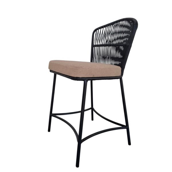 Silla de Barra Azteca con asiento tapizado y tejido artesanal.